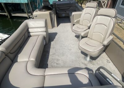 27’ Godfrey Tritoon Boat
